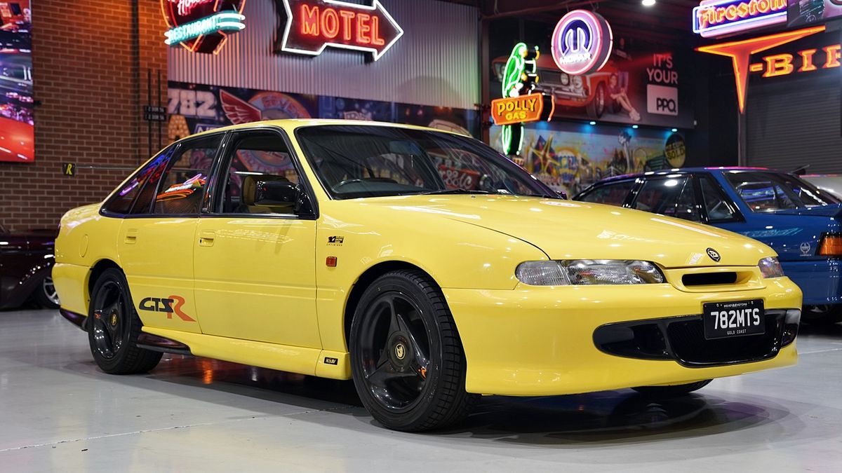 1996 genuine HSV VS GTSR Commodore Number 11 with 48,588ks - SEVEN82MOTORS