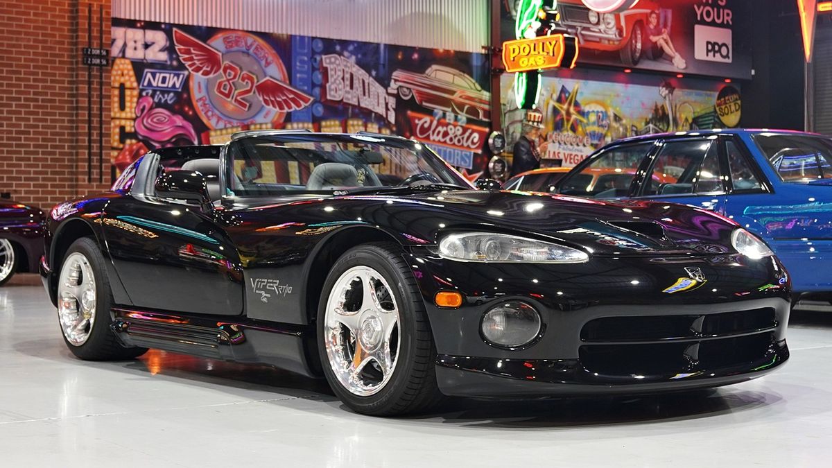 NO RESERVE! 1995 Dodge Viper RT/10 w/8.0L V10 and 6 speed Manual