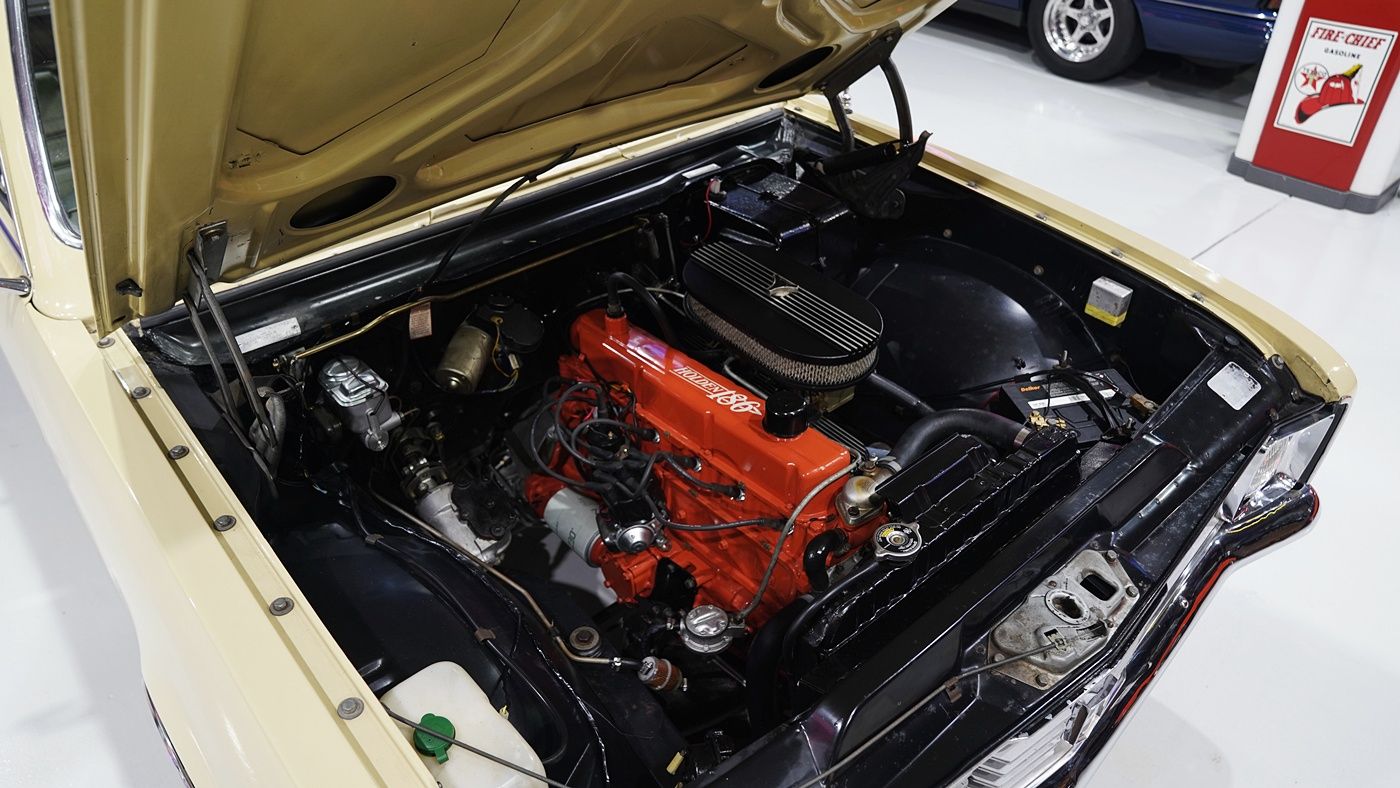 1969 Holden HT — photo 6