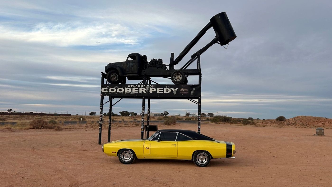 1970 RHD Dodge Charger R/T with 426ci Hemi V8 — photo 3