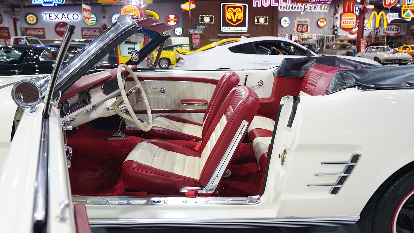 1964.5 Ford Mustang convertible — photo 5