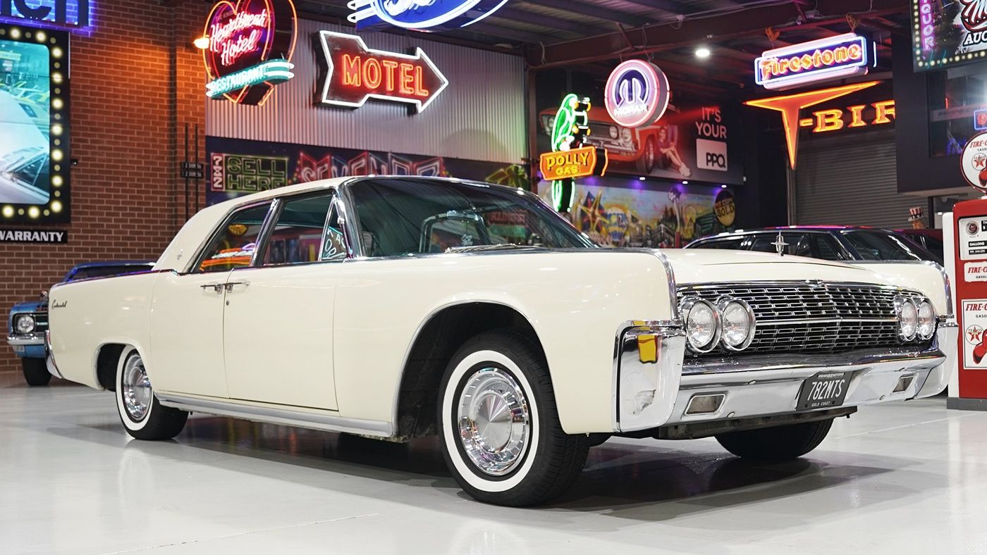 1962 Lincoln Continental — photo 2