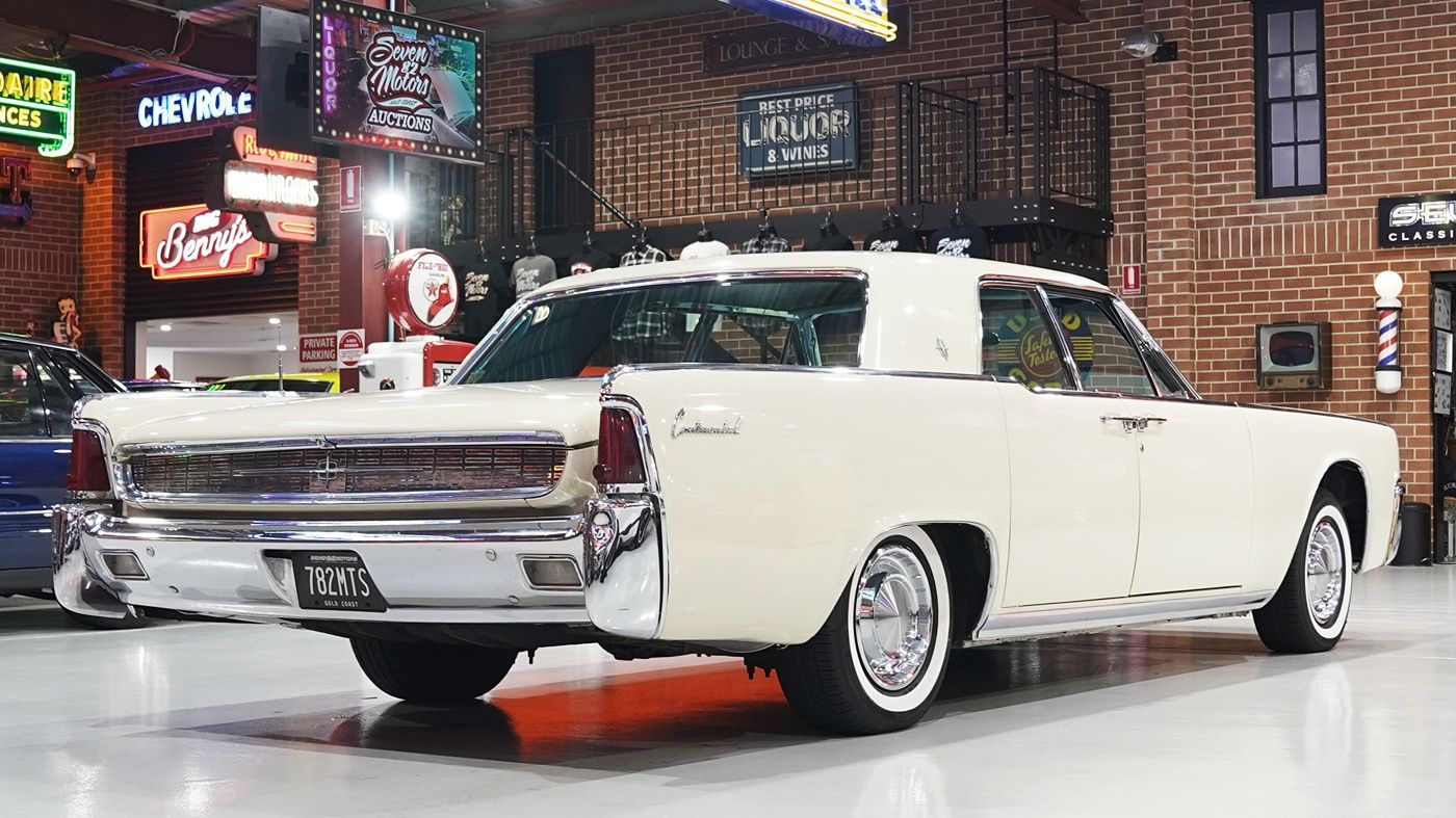 1962 Lincoln Continental — photo 3