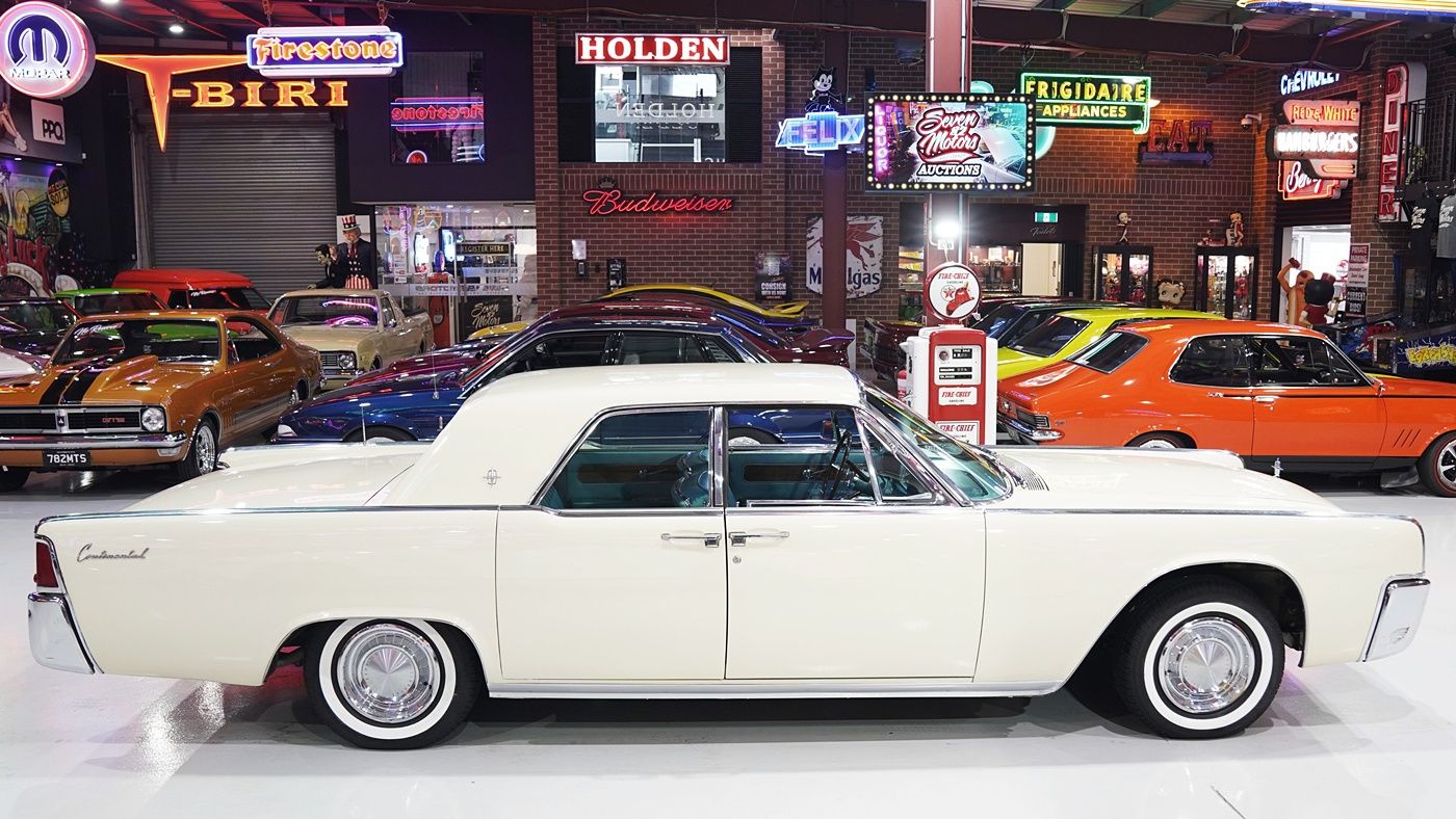 1962 Lincoln Continental — photo 4