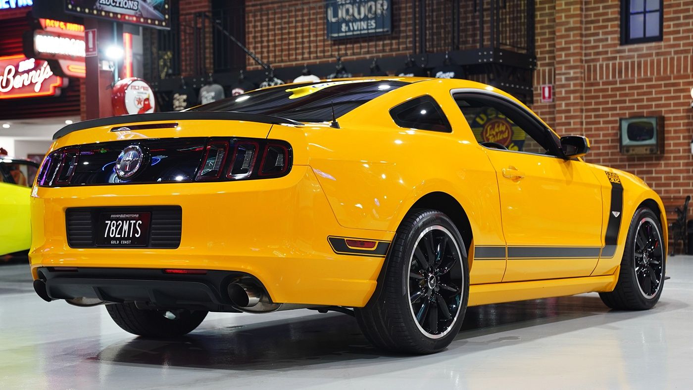 2013 Ford Mustang Boss 302 with 444hp V8 and only 15,765km — photo 4
