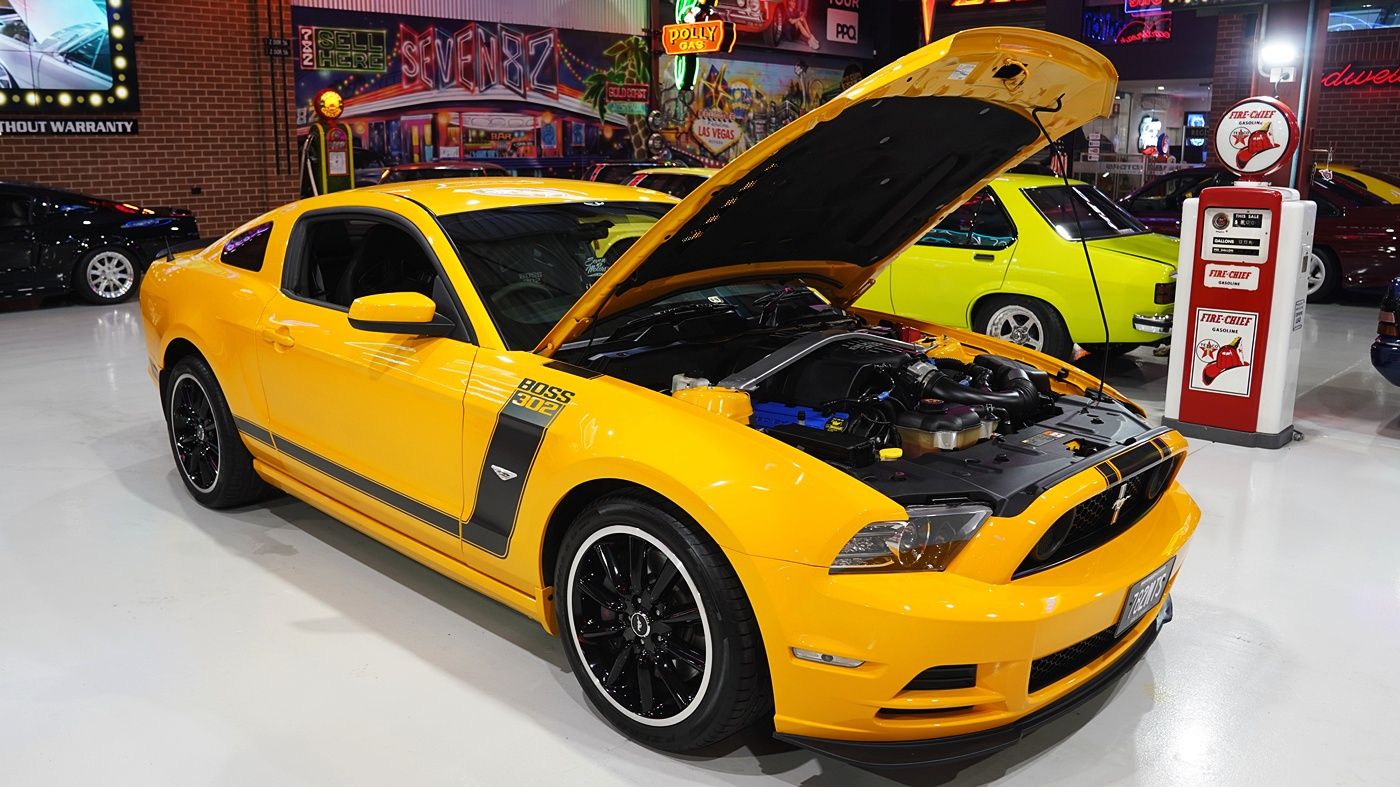 2013 Ford Mustang Boss 302 with 444hp V8 and only 15,765km — photo 7