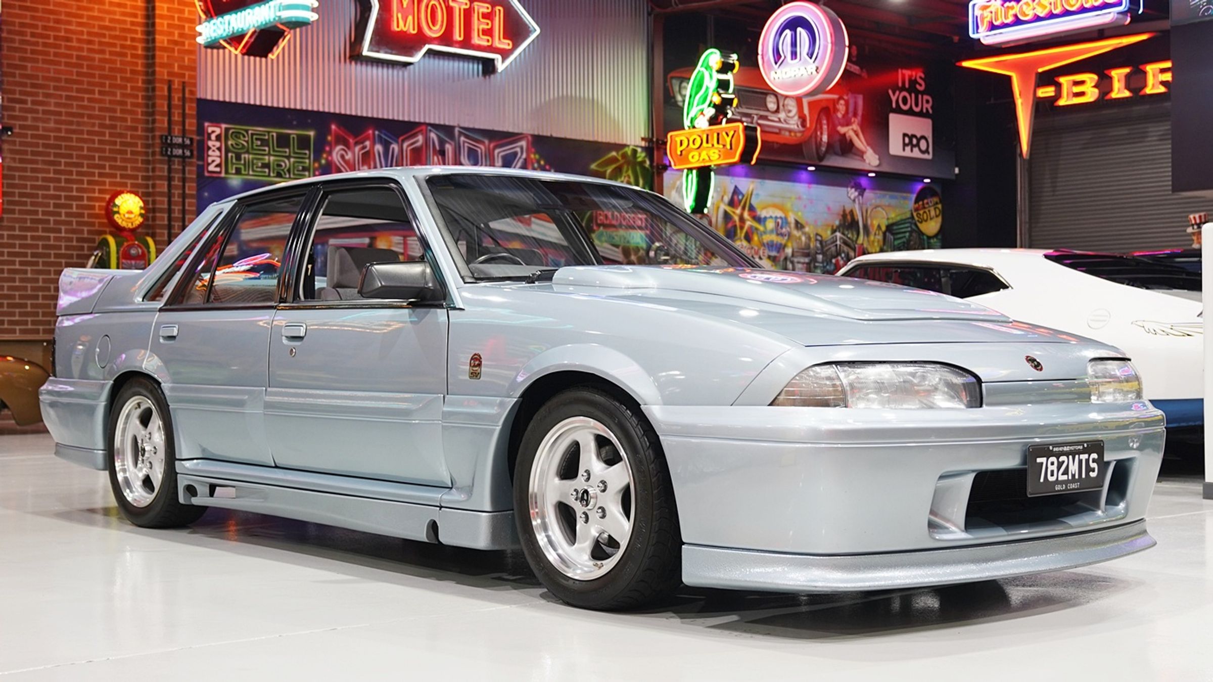1988 HSV VL SS Group A Walkinshaw #304 15,700km & Books
