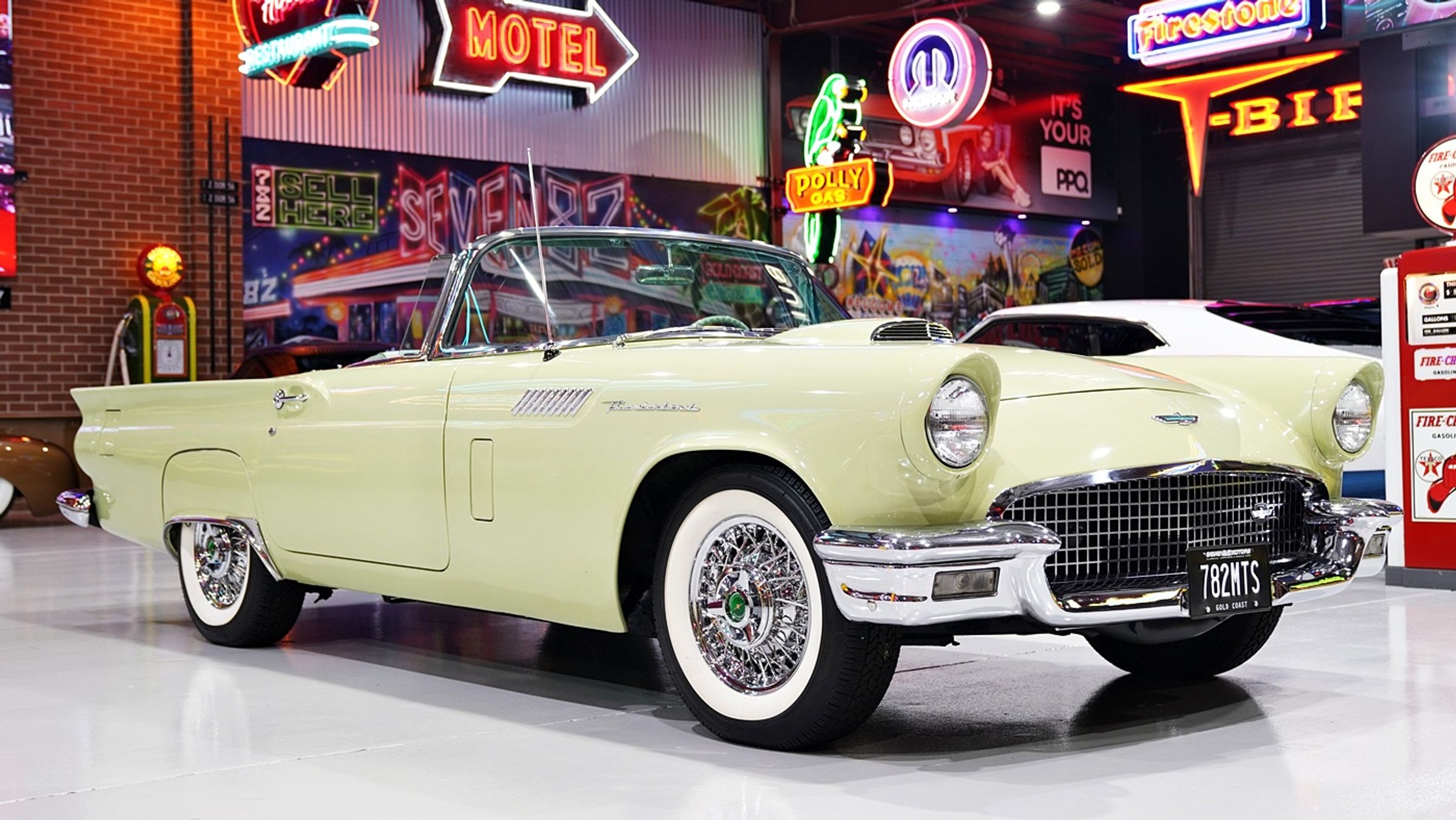 1957 Ford Thunderbird 312ci V8 convertible with two tops