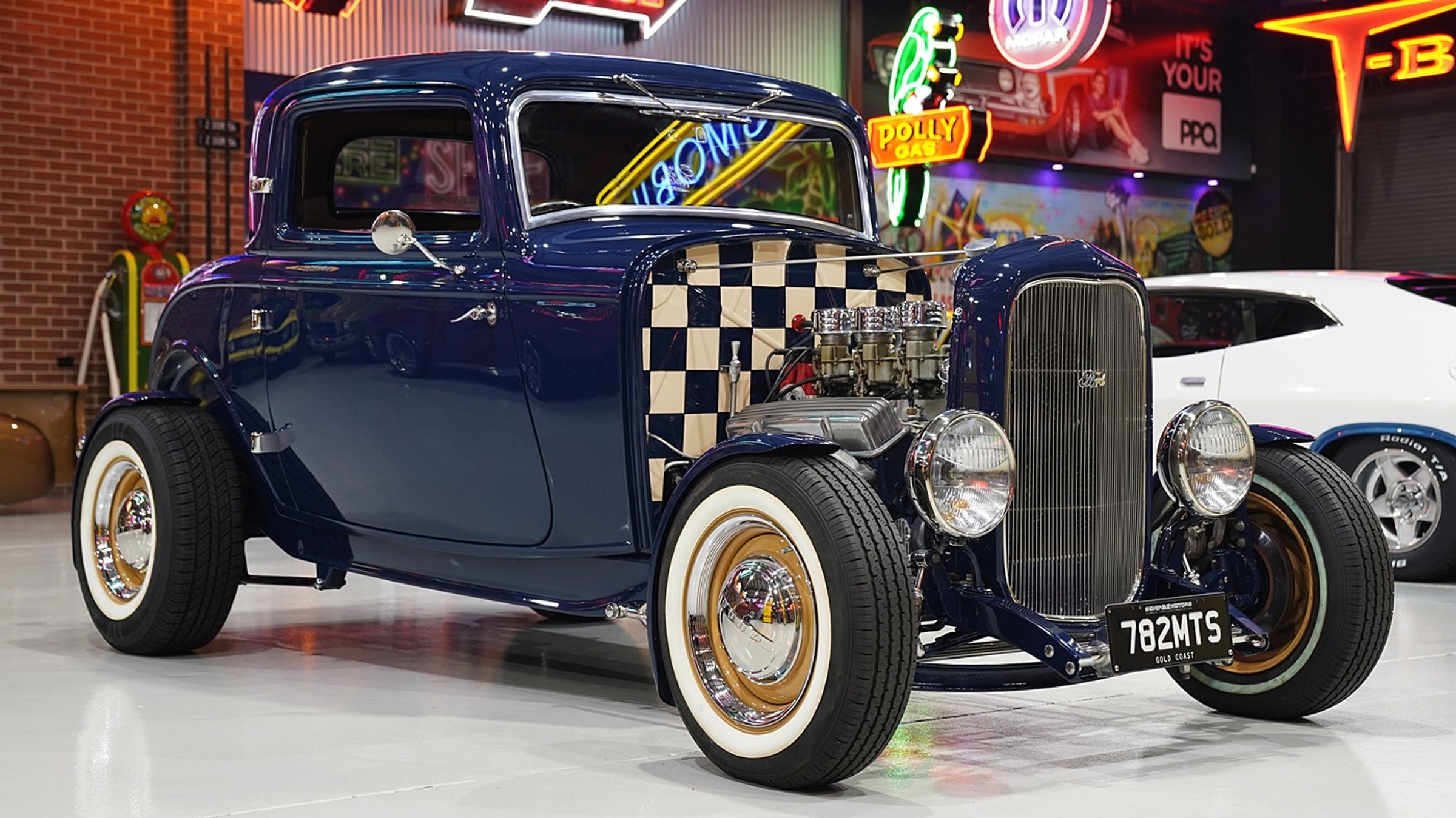 1932 Ford Three Window Hot Rod Coupe w/ Triple carbs