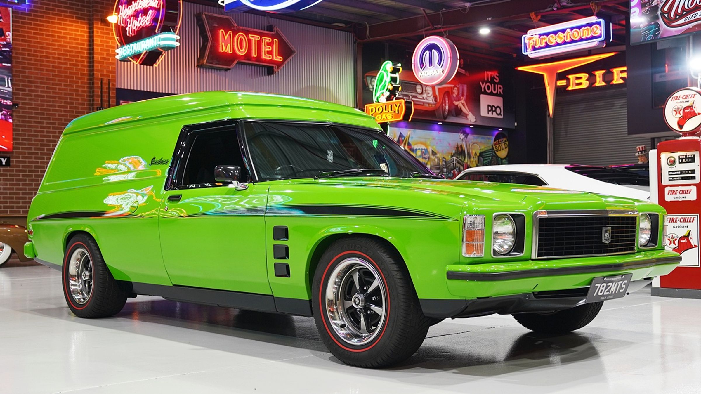 1976 Holden HJ 253 & 4 speed Sandman Panel van