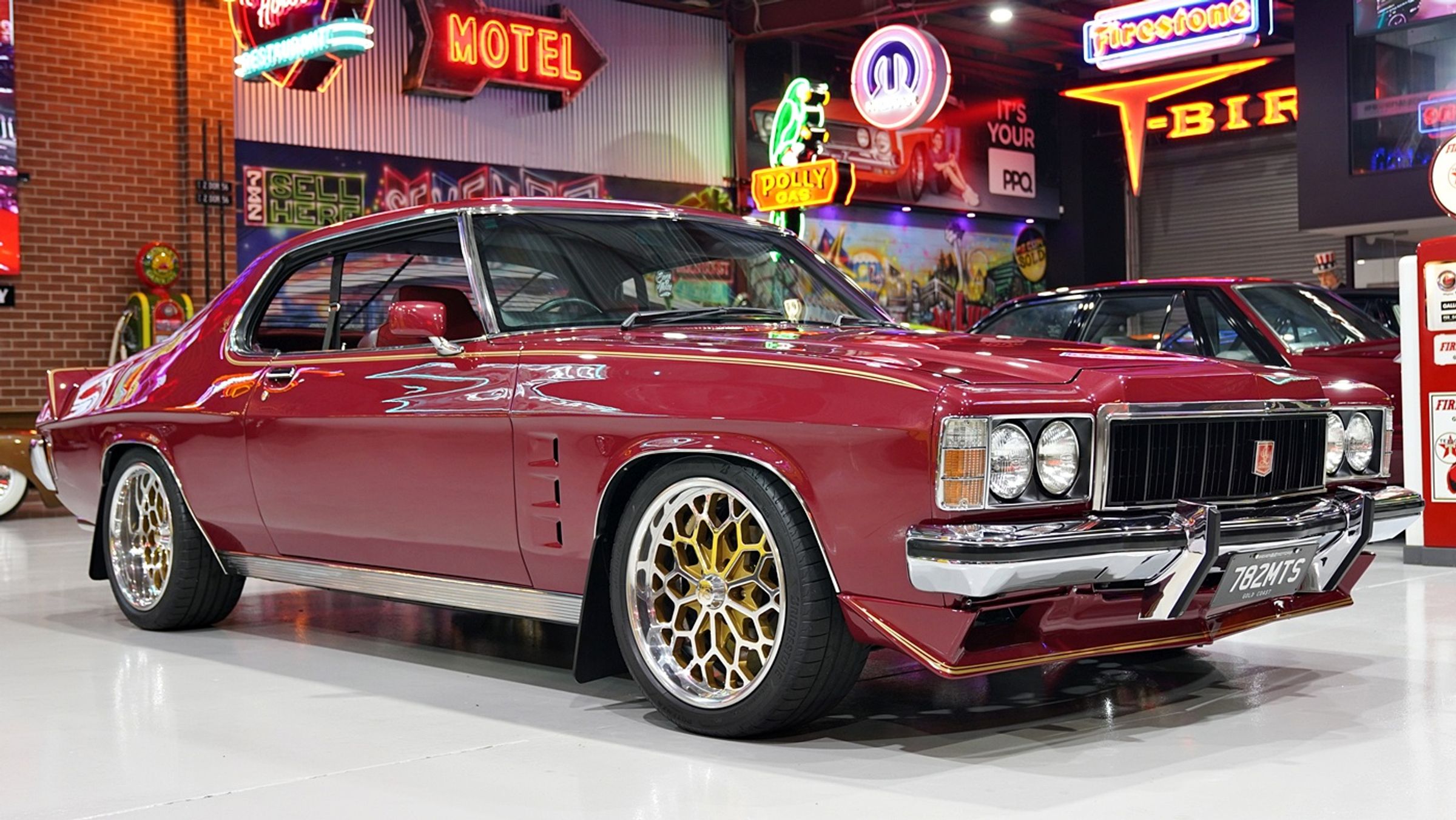 1976 Genuine Holden HX LE Books & 2 Sets Wheels