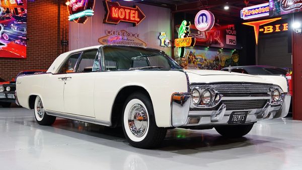1961 Lincoln Continental - SEVEN82MOTORS