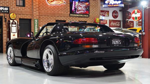 1995 Dodge Viper RT/10 w/8.0L V10 and 6 speed Manual Trans